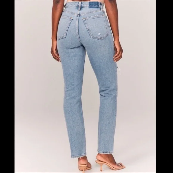Ultra High Rise 90s Straight Jean “29 Regular”​